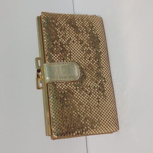 Vintage Whiting & Davis MCM Gold Mesh Wallet/ Clutch - Picture 1 of 9